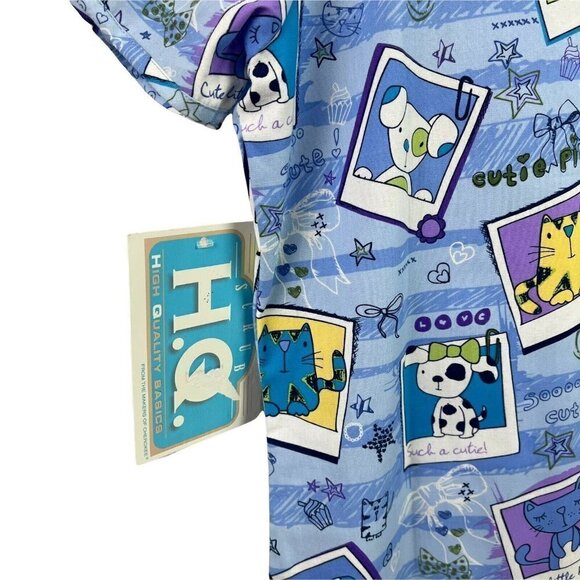 HQ V Neck Scrub Top Cat Dog All Over Print Womens Medium Vet Medical - Picture 5 of 7